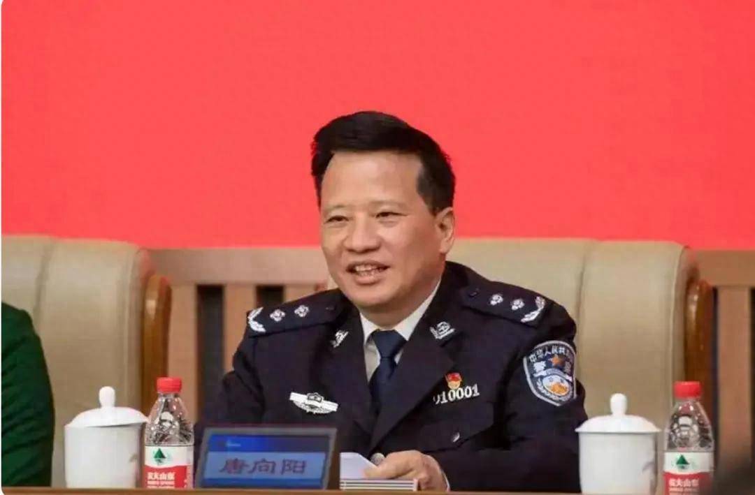 皇冠信用庄家
_湖南省长沙市人民政府原副市长、市公安局原局长唐向阳被公诉
