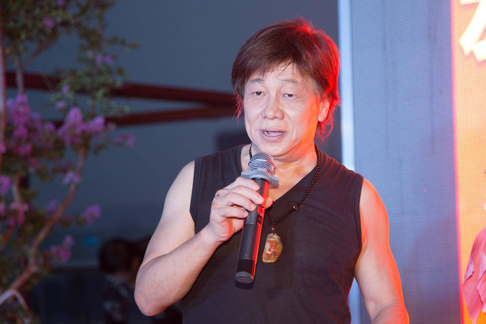 新2登录网址_经纪人回应梁小龙去世原因：他不喝酒新2登录网址，不是睡梦中心梗