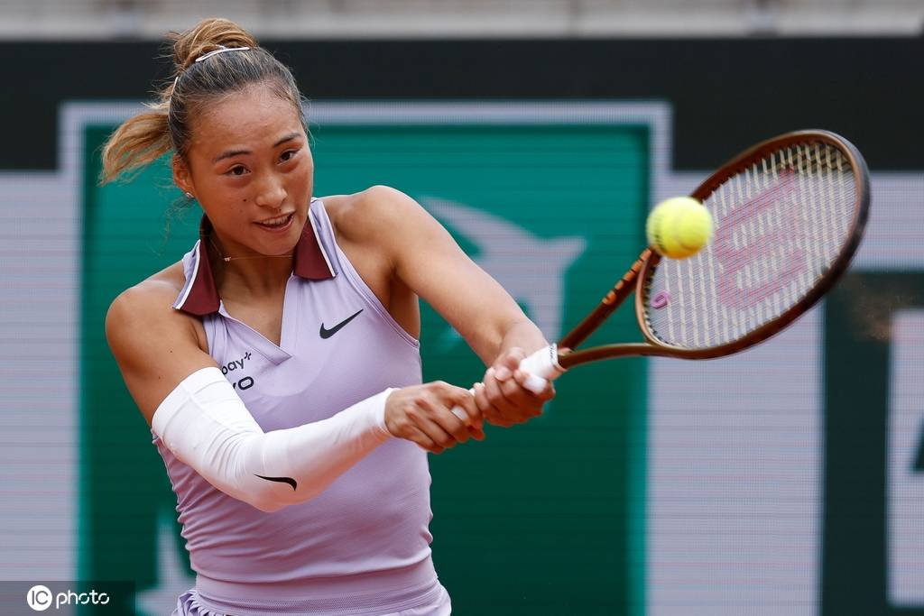 皇冠信用网登2代理_法网：郑钦文直落两盘胜阿朗戈 第八次进大满贯32强