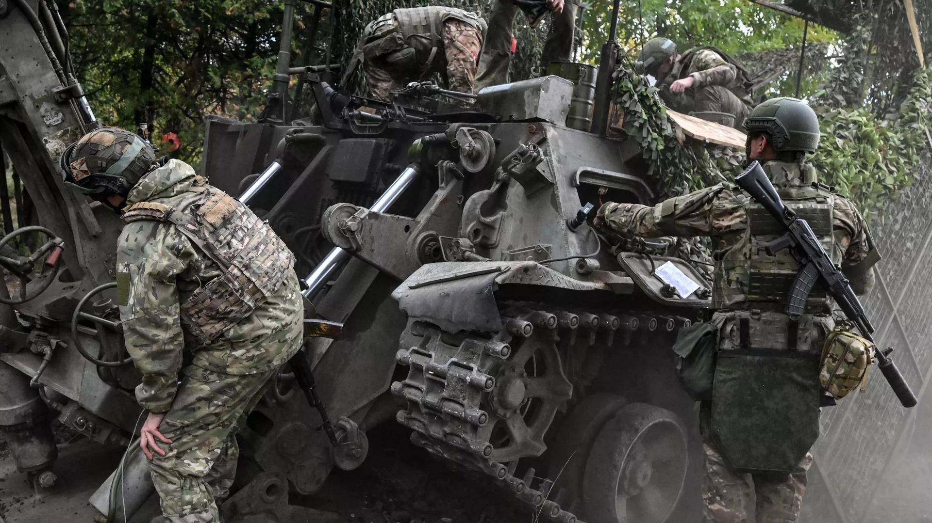 皇冠信用網开户_俄军中计了？六支乌军特种兵小队突然杀出皇冠信用網开户，在红军城中心升旗示威