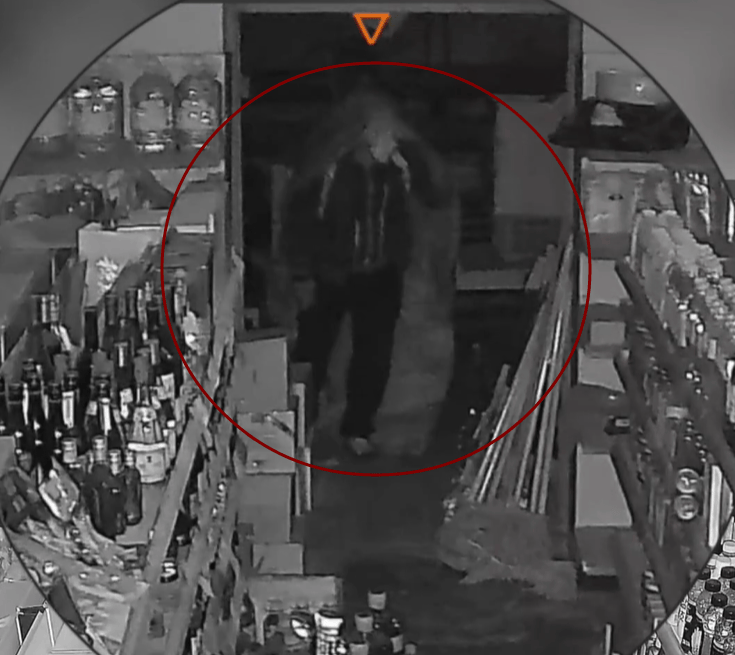 皇冠2登录welcome
_青岛某超市凌晨突然出现神秘黑影皇冠2登录welcome
,披着烂麻袋低着头,当他终于转过脸来,警察都气笑了