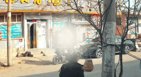 皇冠2登录welcome
_青岛某超市凌晨突然出现神秘黑影皇冠2登录welcome
,披着烂麻袋低着头,当他终于转过脸来,警察都气笑了