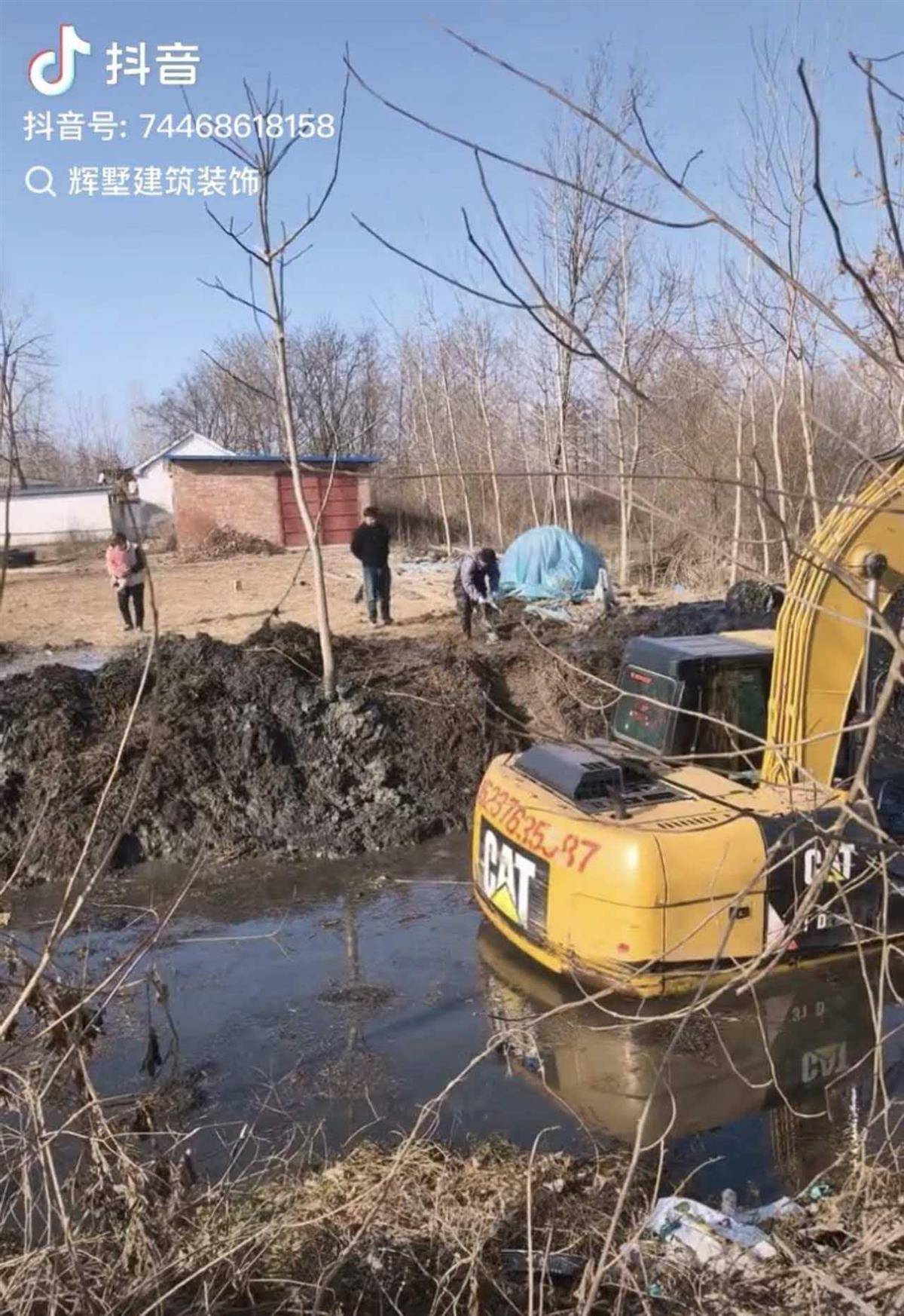 苏格兰超级联赛_大鹅主人抽水追凶最新进展来了：深刨半米淤泥啥也不见苏格兰超级联赛，或因厚草盖顶溺亡